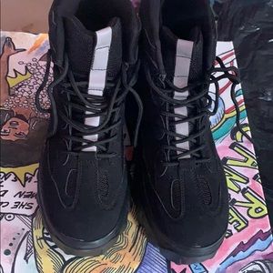 reflective boots size 8.5 women’s 7 boys negotble